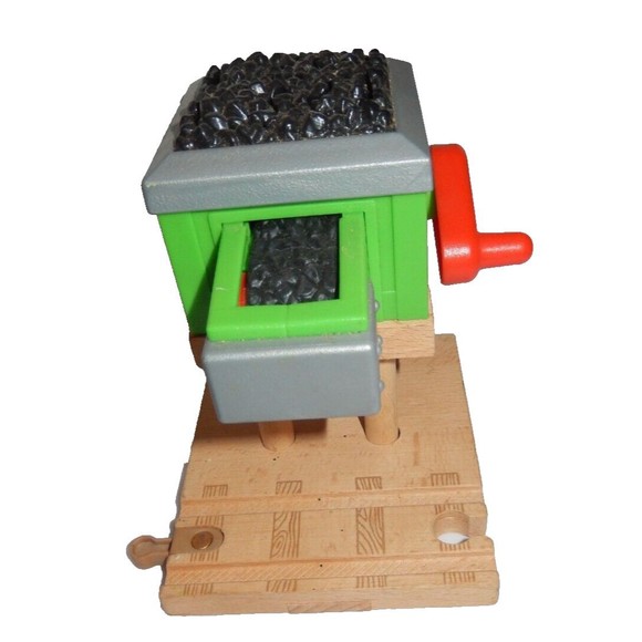 Thomas The Train & Friends Wooden Track Compatible Accessory Buildings Lot Of 7 - Picture 13 of 16